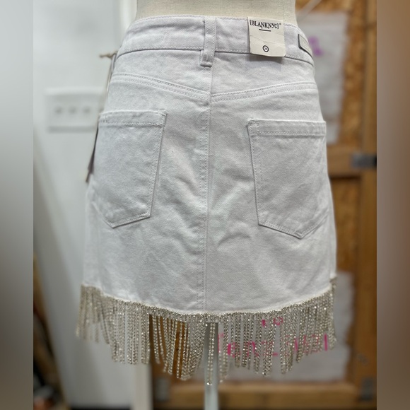 BLANK NYC Denim Rhinestone White Skirt. Size 26 - Picture 5 of 16